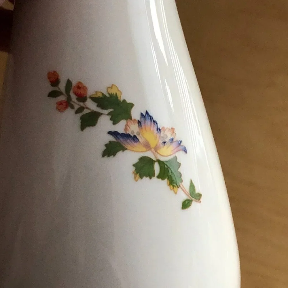Aynsley Cottage Garden Flowers & Butterfly White Blue Pink Georgian Vase